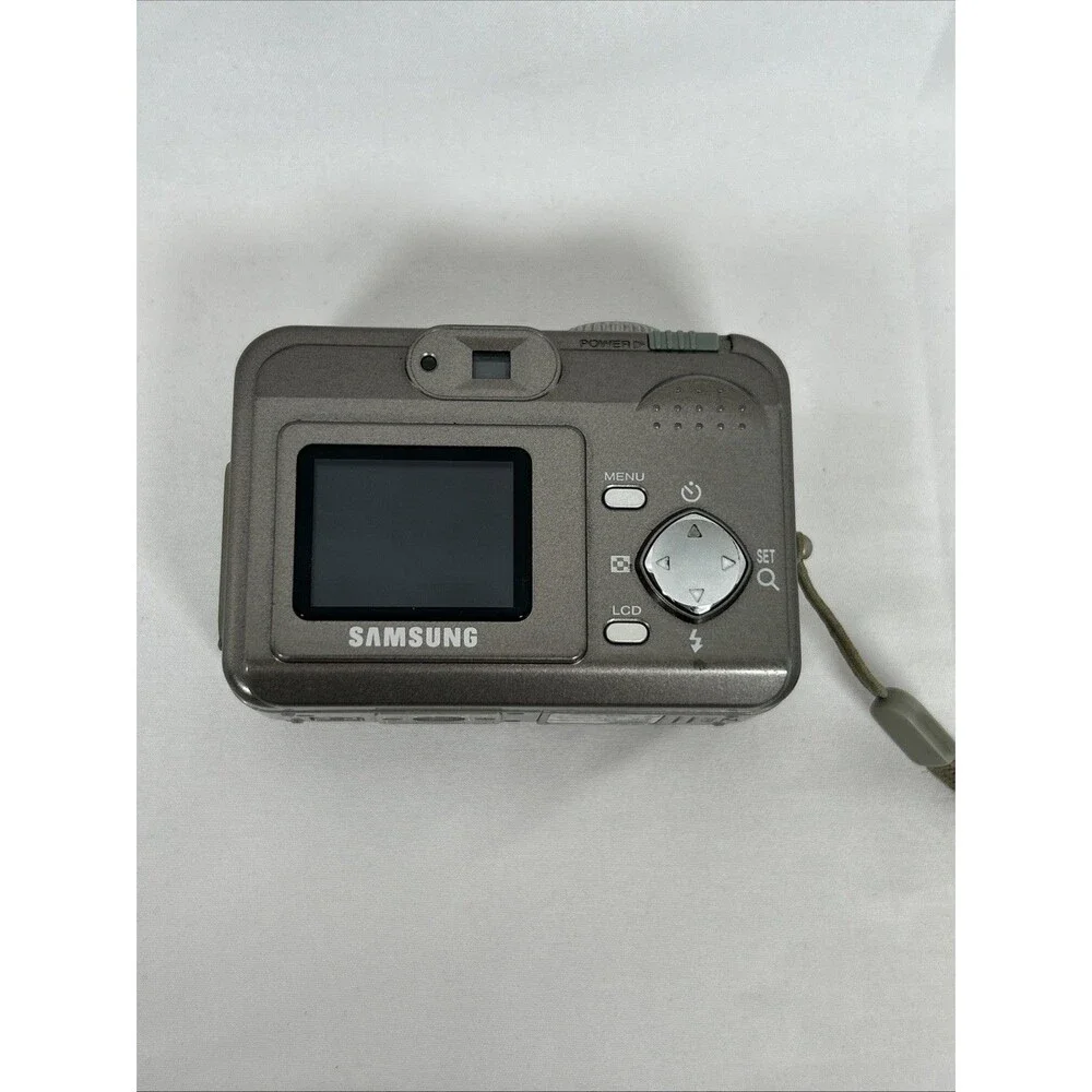 Samsung Digimax 300 Digital Camera 3.2mp 3x Zoom Grey W/ Wrist Strap
